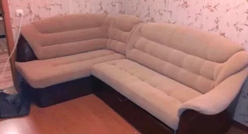 Перетяжка углового дивана. Сусуман